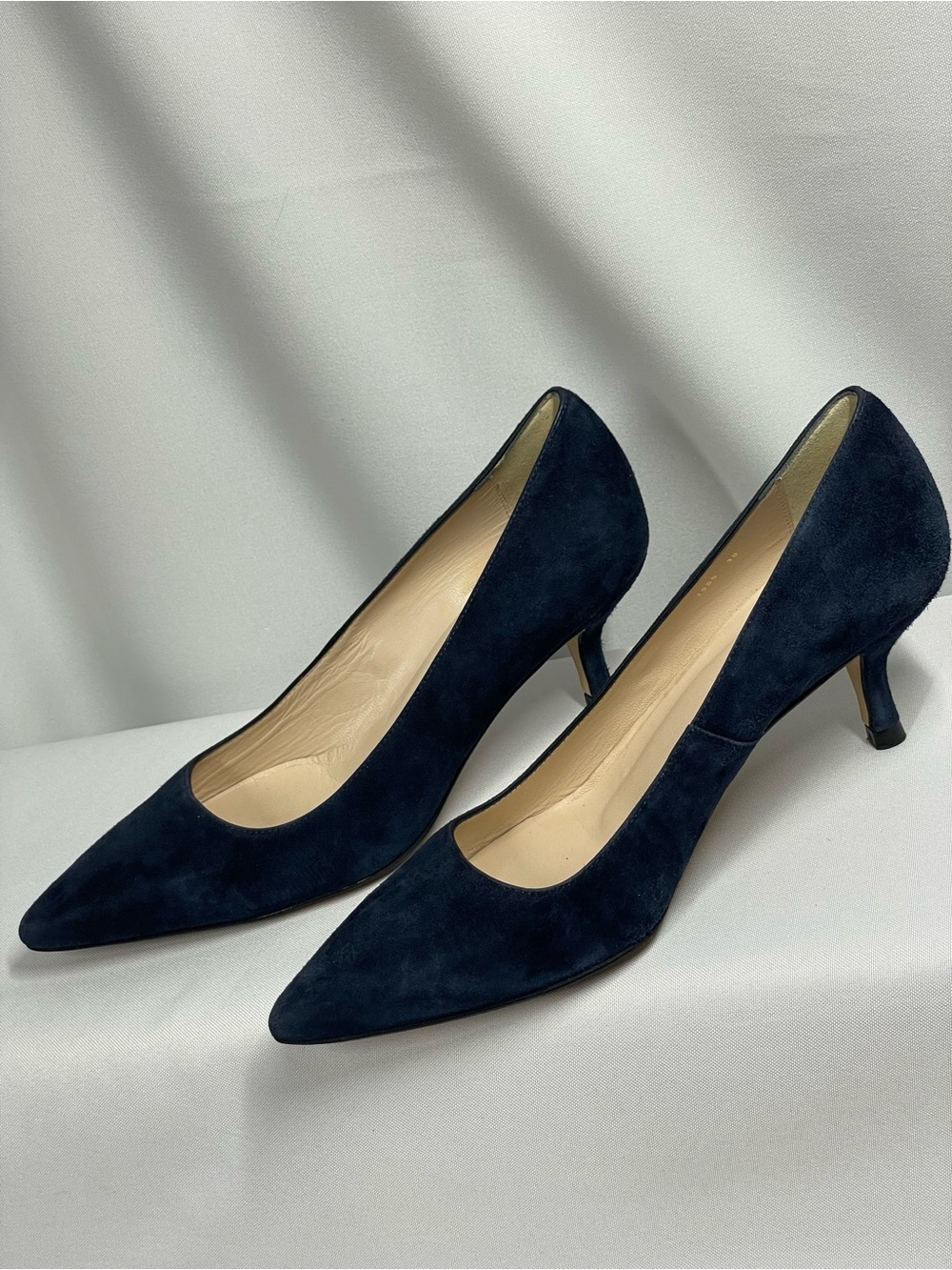 LK Bennett  Audrey Navy Suede
Kitten heels Sz38 Elegant OldMoney aesthetic heels
